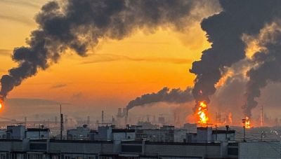 Εκτός λειτουργίας το μεγαλύτερο διυλιστήριο στη Μόσχα μετά την επίθεση ουκρανικών drone – Τι δήλωσε ο Τραμπ