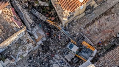 Πλάκα: Τη Δευτέρα ξεκινούν οι έλεγχοι της Πολεοδομίας για τη στατικότητα των γειτονικών κτηρίων