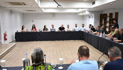 Ν. Ανδρουλάκης από το Ηράκλειο: «Στόχος μας είναι να ξαναζωντανέψουμε τα χωριά μας»-Συνάντηση με ενώσεις κτηνοτρόφων