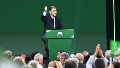 Από το Ηράκλειο ο Νίκος Ανδρουλάκης στέλνει το μήνυμα πως το ΠΑΣΟΚ είναι έτοιμο να αγωνιστεί για μια νέα αλλαγή (LIVE)