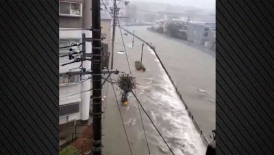 Στο έλεος του κυκλώνα Λόουλ η Χαβάη, ανυπολόγιστες οι ζημιές από τις πλημμύρες και τους θυελλώδεις ανέμους
