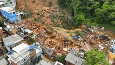 Βραζιλία: 37 νεκροί και 74 αγνοούμενοι από τις πλημμύρες