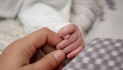 Άγιος Νικόλαος: Μητέρα με κορωνοϊό γέννησε υγιέστατο μωρό