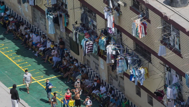 Περού: Αποφυλακίστηκαν προσωρινά 1.500 κρατούμενοι