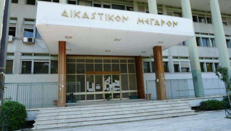 Τύρναβος: Ελεύθεροι υπό όρους οι 4 ανήλικοι που κατηγορούνται για το βιασμό της 22χρονης