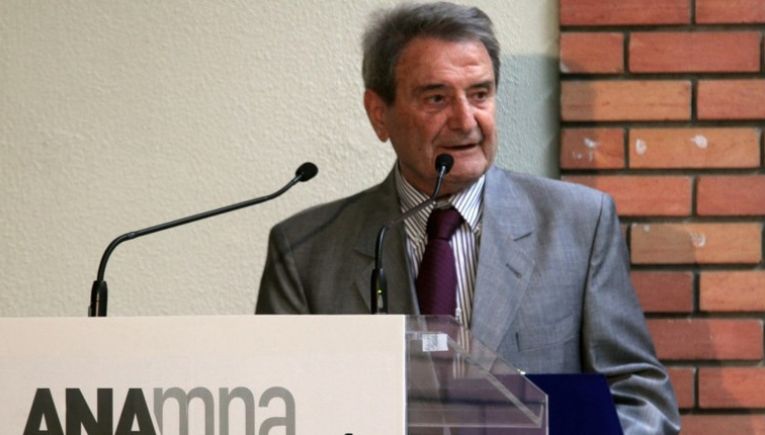 Έφυγε ο δημοσιογράφος Βασίλης Νικολοπουλος