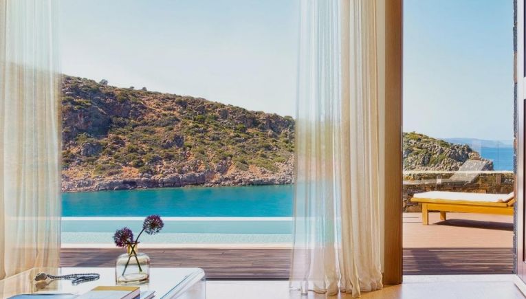 Το πιο ακριβό παραθαλάσσιο Airbnb της Ευρώπης βρίσκεται στην Κρήτη (Φώτο)