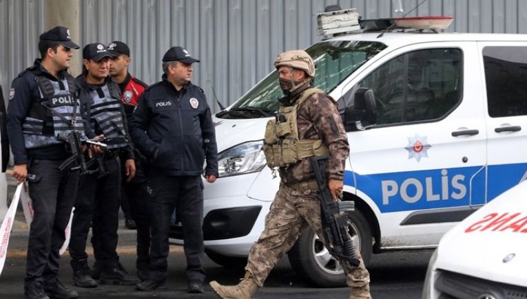 Βομβιστική επίθεση στην Τουρκία: Ένας από τους δράστες συνδέεται με το PKK- Επιθέσεις σε κουρδικούς στόχους