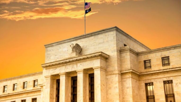 Fed: «Σήμα» από δύο αξιωματούχους της για νέες αυξήσεις επιτοκίων