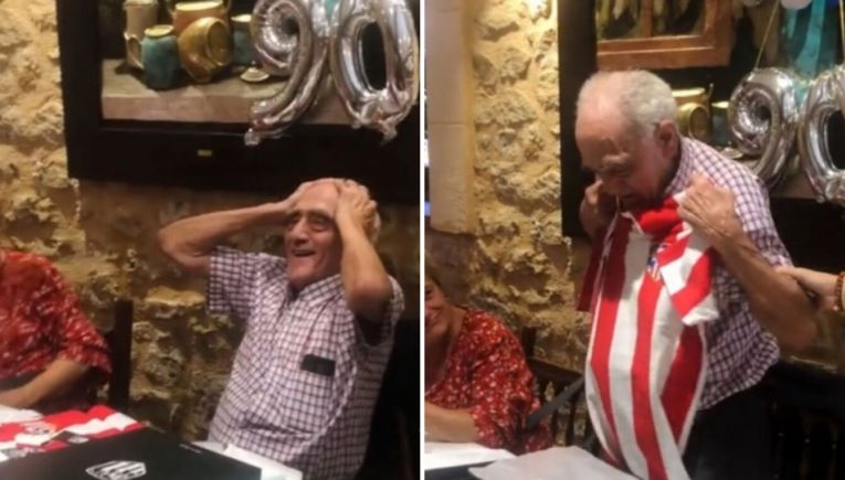 Ατλέτικο Μαδρίτης: 90χρονος παίρνει δώρο φανέλα της ομάδας και ξεσπά σε κλάματα