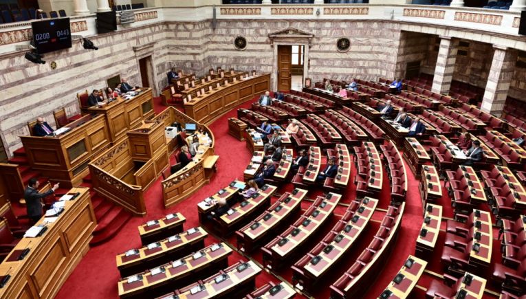 Ψηφίζεται σήμερα το ν/σ για τον κατώτατο μισθό – Έντονες αντιδράσεις της αντιπολίτευσης