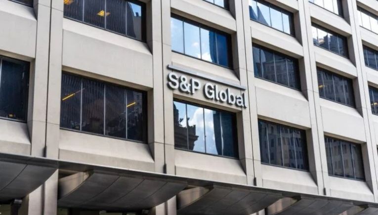 S&P: Επιστρέφει το δίλημμα λιτότητα VS ανάπτυξης