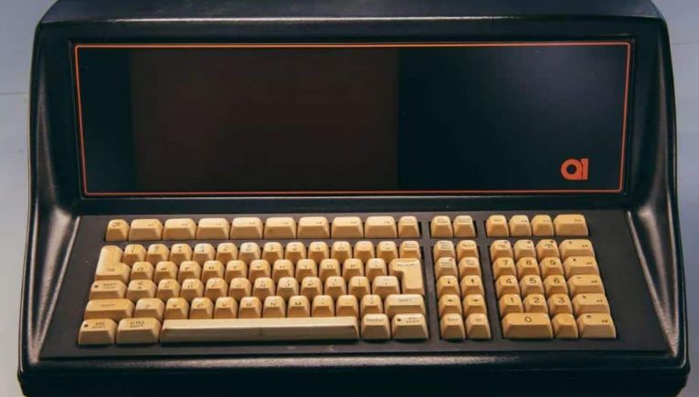 Δύο από τα παλιότερα desktop PC στον κόσμο ανακαλύφθηκαν σε καθάρισμα σπιτιού