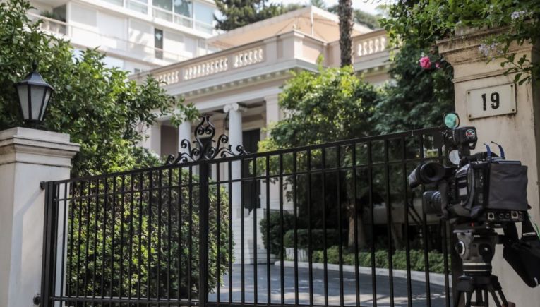 Η νέα διαδρομή της κυβέρνησης μετά τις ευρωεκλογές: Υπουργικό την Παρασκευή, τηλεδιάσκεψη του ΕΛΚ απόψε