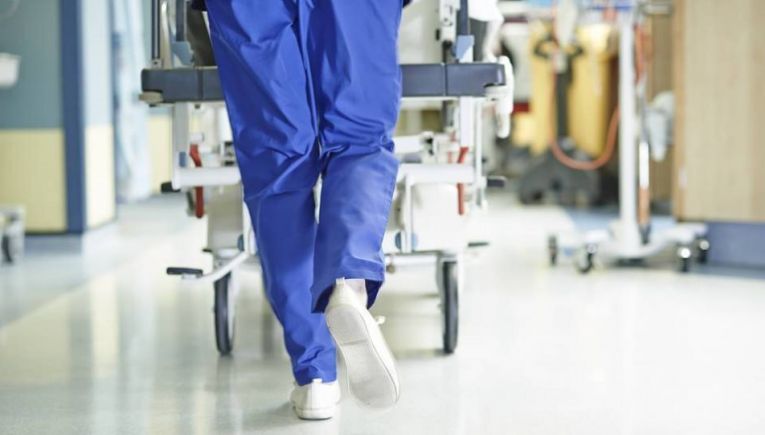 ΕΟΔΥ: Ένας θάνατος από covid, 9 διασωληνωμένοι - Ένα σοβαρό κρούσμα γρίπης