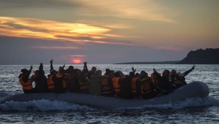 Στο Ηράκλειο θα οδηγηθεί και η νέα καραβιά με μετανάστες που εντοπίστηκε το βράδυ της Πέμπτης