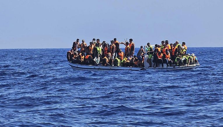 Μετά τους 53 μετανάστες νότια του Ηρακλείου νέα καραβιά με άλλους 75 στη Γαύδο