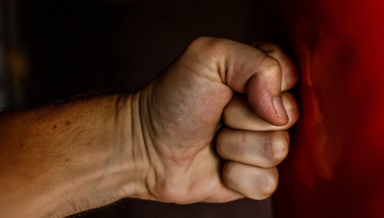 Νέο περιστατικό βίας σε σχολείο στην Κρήτη: Ένας μαθητής κρατούσε κι άλλος χτυπούσε