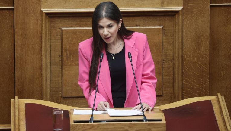 Ελένη Βατσινά: Ανοίγει τον “φάκελο ΦΠΑ” ως ειδική αγορήτρια του ΠΑΣΟΚ