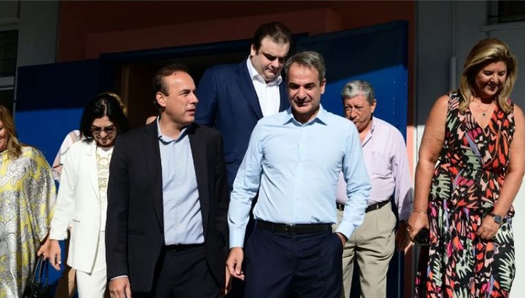Στη Γλυφάδα για την έναρξη της νέας σχολικής χρονιάς ο πρωθυπουργός - Το μεσημέρι μεταβαίνει στη Βιέννη