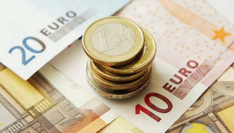 Κατώτατος μισθός και τριετίες: Τι ισχύει για τους εργαζόμενους και τις επιχειρήσεις