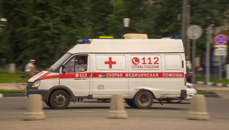 Αντί για λουλούδια… ασθενοφόρο! Ρώσος άνδρας έκλεψε όχημα για να εντυπωσιάσει στο ραντεβού