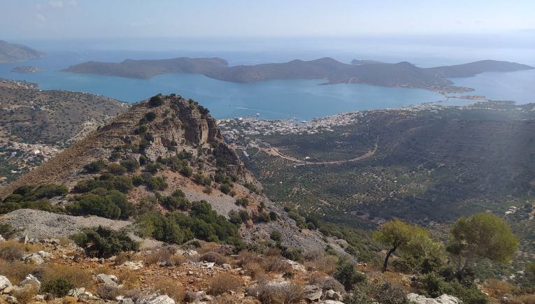 Κρήτη: Πεζοπορία στην Άνω Ελούντα
