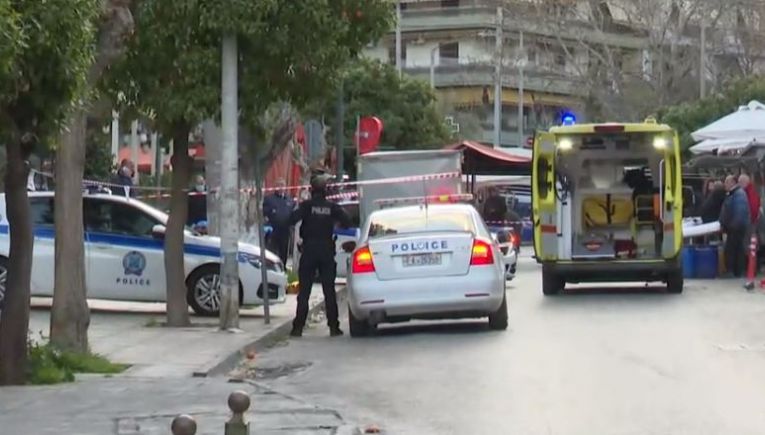 Τραγωδία με νεκρό ζευγάρι στου Ζωγράφου – Επεσε από τον τρίτο όροφο πολυκατοικίας