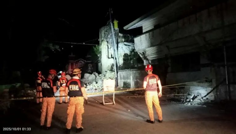 Σεισμός 6,9 Ρίχτερ στις Φιλιππίνες: Έφτασαν τους 69 οι νεκροί