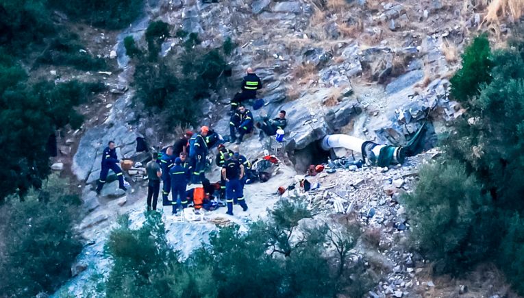 Λάρισα: Νεκρός ο 53χρονος που εγκλωβίστηκε σε σπηλιά 22 μέτρων-12 ώρες κράτησε η επιχείρηση απεγκλωβισμού του