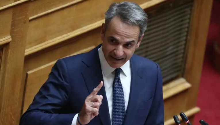 Οι αιχμές Μητσοτάκη σε Καραμανλή, Βενιζέλο και πολιτικά κόμματα για την αμφισβήτηση θεσμών και Δικαιοσύνης