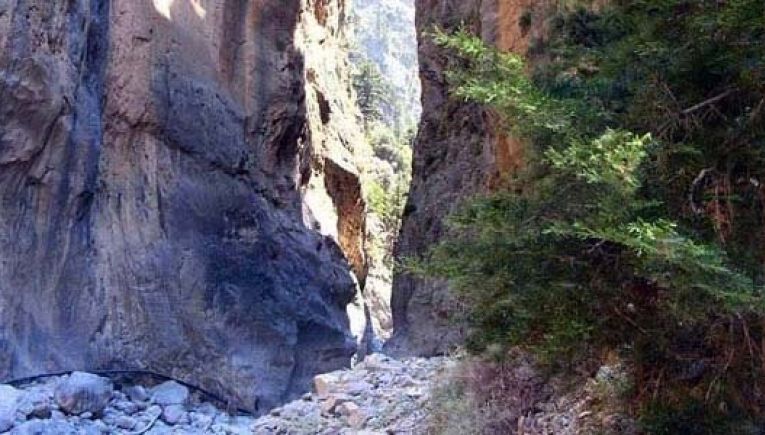 Λασίθι: Τραυματισμός κυνηγού σε φαράγγι της Ιεράπετρας – Επιχείρηση διάσωσης στη Νέα Ανατολή