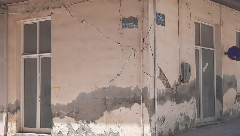 Σεισμόπληκτοι Αρκαλοχωρίου: Ελπίδα και αδικία χέρι-χέρι: 4 Χρόνια μετά τον σεισμό ζητούν άμεσες λύσεις και ίση μεταχείριση από την Πολιτεία