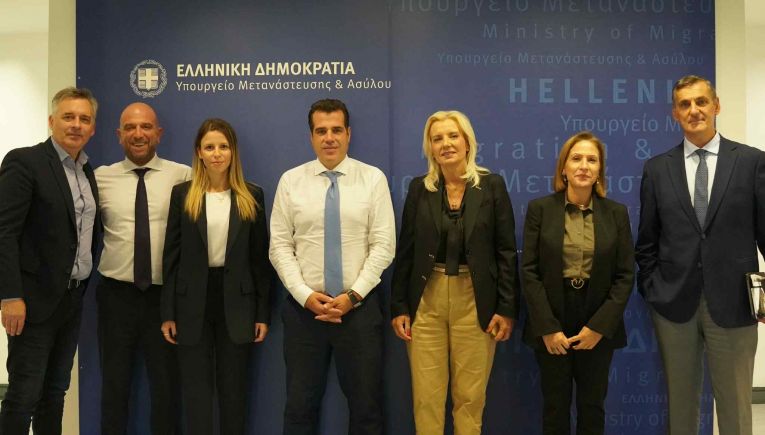 Σε σύσκεψη για τη νόμιμη μετανάστευση με το Θ. Πλεύρη η Μαρία Κοζυράκη