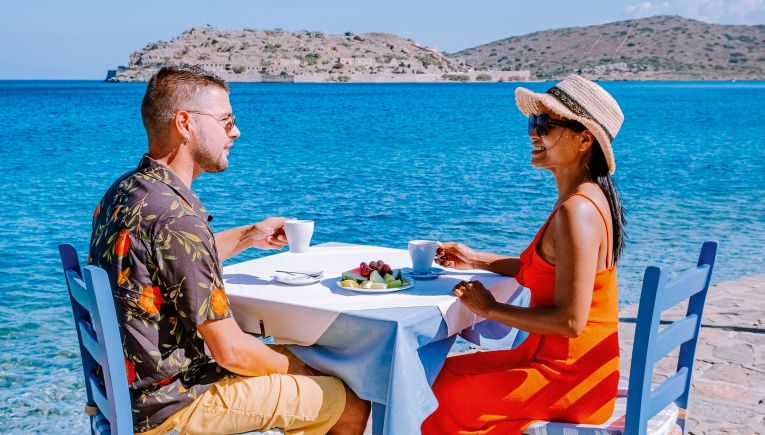 Προς νέο ρεκόρ τα τουριστικά έσοδα-Πάνω από 4,5 δισ έφερε ο Αύγουστος