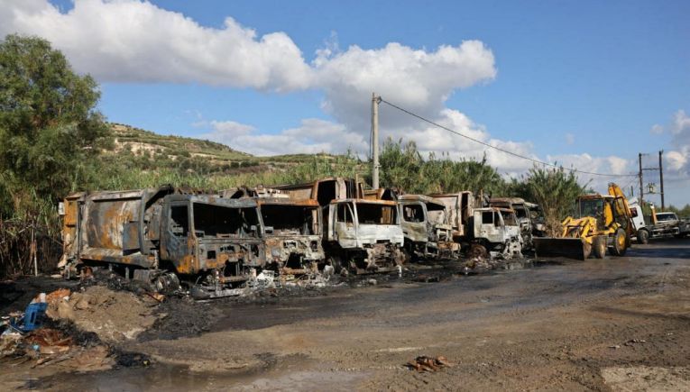 Εμπρησμός απορριμματοφόρων στο Μαλεβίζι: Καμπάνες 7 ετών στον επιχειρηματία και τον 54χρονο