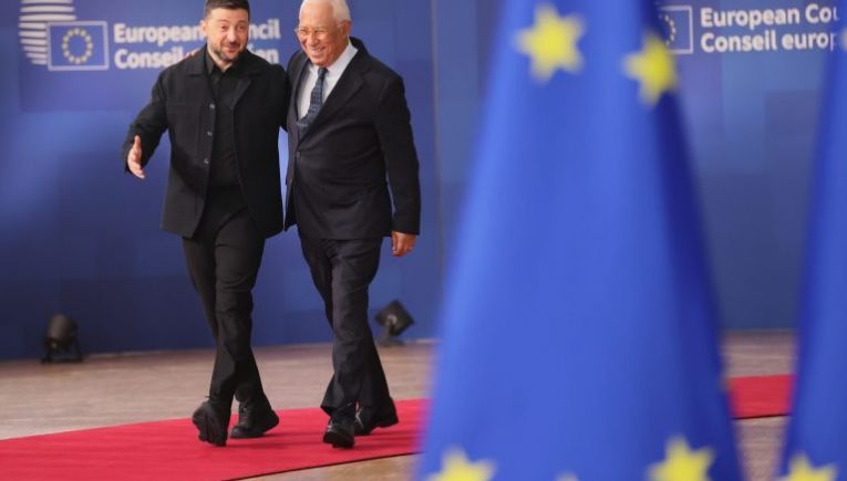 ΕΕ - Ζελένσκι: Να συνεχιστεί η πίεση στη Μόσχα για να κάτσει ο Πούτιν στο τραπέζι των διαπραγματεύσεων