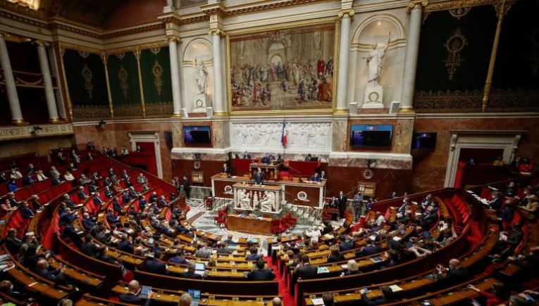 Ψηφίζεται ο προϋπολογισμός στη Γαλλία: Θα χρειαστούν ...266 ώρες για να εξεταστούν 3.100 τροπολογίες
