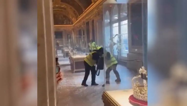Ληστεία στο Λούβρο: Ποιοι είναι οι δύο που συνελήφθησαν - Newshub.gr