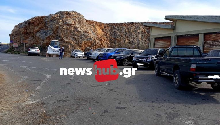 Παραμένουν τα μπλόκα στο ΒΟΑΚ - Έκτακτη συνεδρίαση των κτηνοτρόφων της Κρήτης το βράδυ με φόντο μια συνάντηση με τον Χατζηδάκη