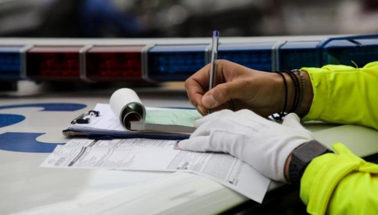 Προσκόμισε πλαστή άδεια οδήγησης για να ακυρώσει κλήση της Τροχαίας