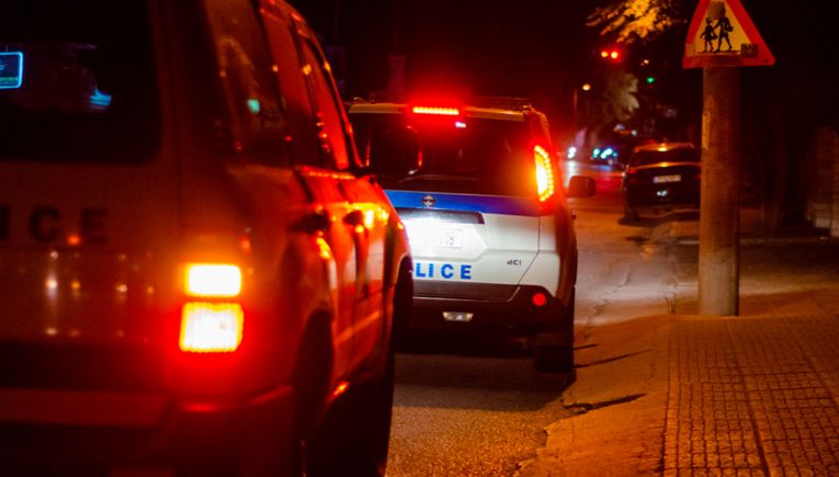 Ανθρωποκυνηγητό για τον δράστη του διπλού φονικού στο κάμπινγκ της Φοινικούντας