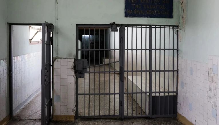 Δομοκός: Με φακελάκια ναρκωτικών κρυμμένα στο στομάχι του μεταφέρθηκε κρατούμενος στις φυλακές
