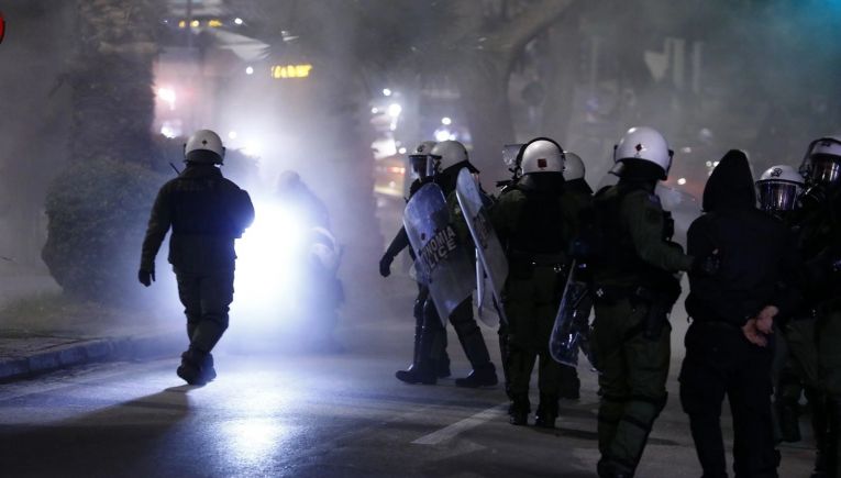 Επεισόδια έξω από την ισραηλινή πρεσβεία μετά την πορεία για την Παλαιστίνη
