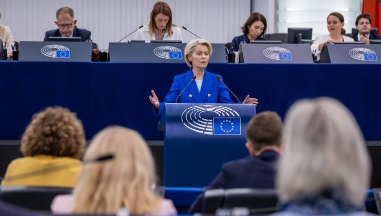 ΕΕ: Απορρίφθηκαν και οι δύο προτάσεις μομφής κατά της Ούρσουλα φον ντερ Λάιεν