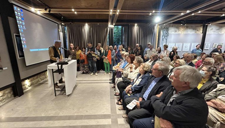 Πλήθος κόσμου στα εγκαίνια της έκθεσης: «Η Τρίτη Ηλικία στην Τέχνη»
