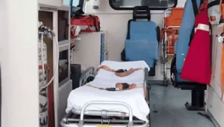 Αλεξανδρούπολη: Άνοιξε η πόρτα ασθενοφόρου και το φορείο με ασθενή έπεσε στον δρόμο