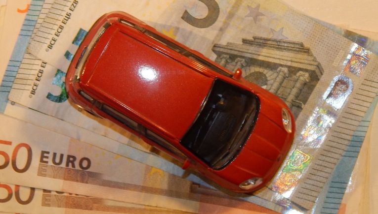 Τεκμήρια διαβίωσης: Τι «κούρεμα» θα ισχύσει για κατοικίες, οχήματα και σκάφη αναψυχής