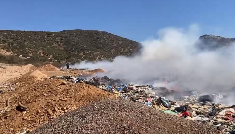 ΧΥΤΑ Αγίου Νικολάου: Οριοθετήθηκε η μεγάλη φωτιά – Γιγάντια επιχείρηση για την κατάσβεση του πύρινου εφιάλτη (φωτο+βίντεο)