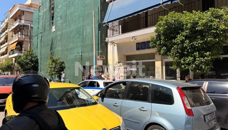 ΕΦΚΑ Κεραμεικού: Ρακοσυλλέκτης γάζωσε πολίτες σε δύο διαφορετικά σημεία – 5 τραυματίες (Φωτογραφίες)